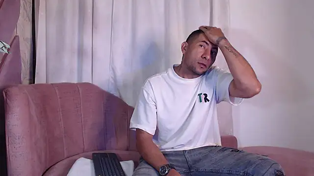 Snapshot of Morganandmegan chatting on 17, 9, 2025 Morganandmegan online show from 17, 9, 2025