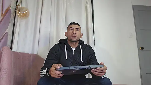 Snapshot of Morganandmegan chatting on 18, 9, 2025 Morganandmegan online show from 18, 9, 2025