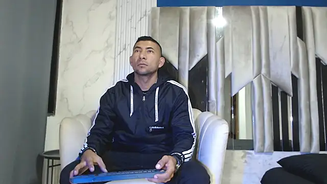 Snapshot of Morganandmegan chatting on 29, 9, 2025 Morganandmegan online show from 29, 9, 2025