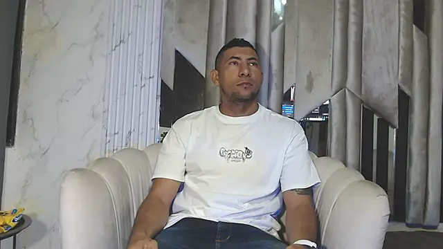 Snapshot of Morganandmegan chatting on 30, 10, 2025 Morganandmegan online show from 30, 10, 2025