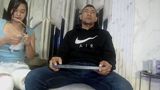 Snapshot of Morganandmegan chatting on 18, 11, 2025 Morganandmegan online show from 18, 11, 2025