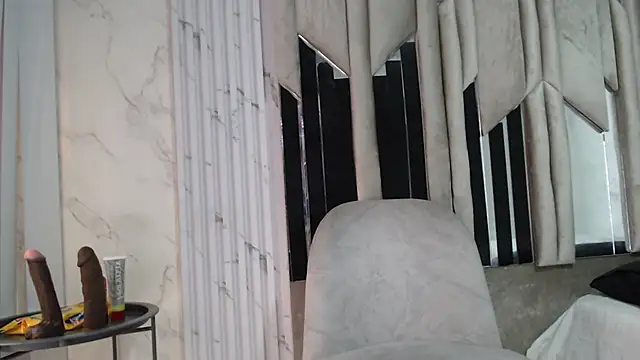 Snapshot of Morganandmegan chatting on 28, 11, 2025 Morganandmegan online show from 28, 11, 2025