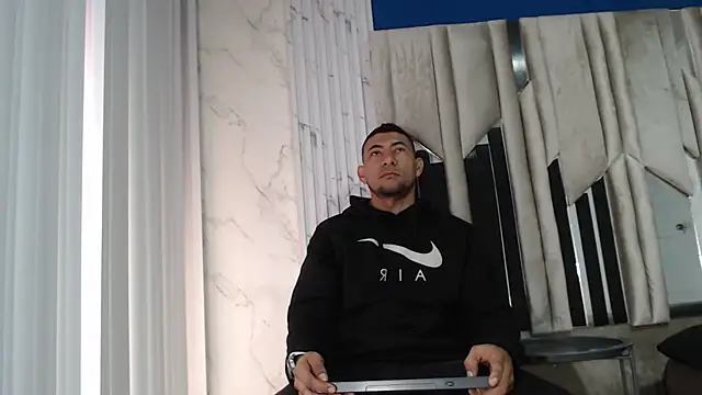 Snapshot of Morganandmegan chatting on 5, 12, 2025 Morganandmegan online show from 5, 12, 2025