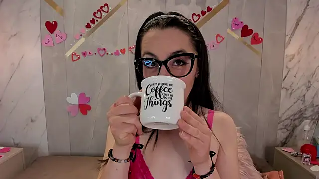 IsisNoir online show from 10, 2, 2026