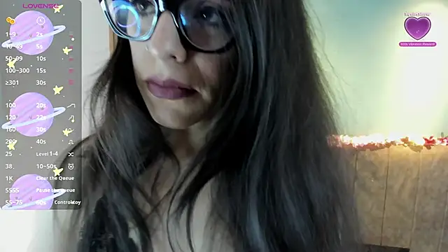 Snapshot of IsisNoir chatting on 21, 4, 2026 IsisNoir online show from 21, 4, 2026