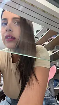 GiaDuque online show from 15, 4, 2026