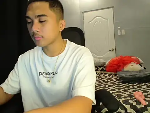 Snapshot of pinoyAdrianneXXX chatting on 4, 10, 2025 pinoyAdrianneXXX online show from 4, 10, 2025