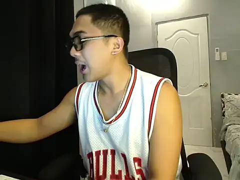 Snapshot of pinoyAdrianneXXX chatting on 13, 10, 2025 pinoyAdrianneXXX online show from 13, 10, 2025