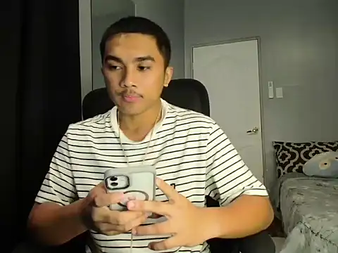 Snapshot of pinoyAdrianneXXX chatting on 17, 10, 2025 pinoyAdrianneXXX online show from 17, 10, 2025