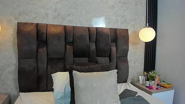 leilapons online show from 12, 9, 2025