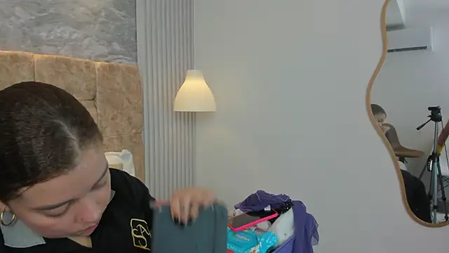 leilapons online show from 24, 9, 2025