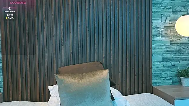 leilapons online show from 4, 4, 2026