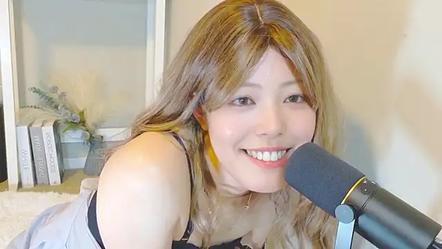 Nana with online show from 20, 11, 2025