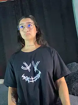 EVAH LEE  online show from 8, 11, 2025