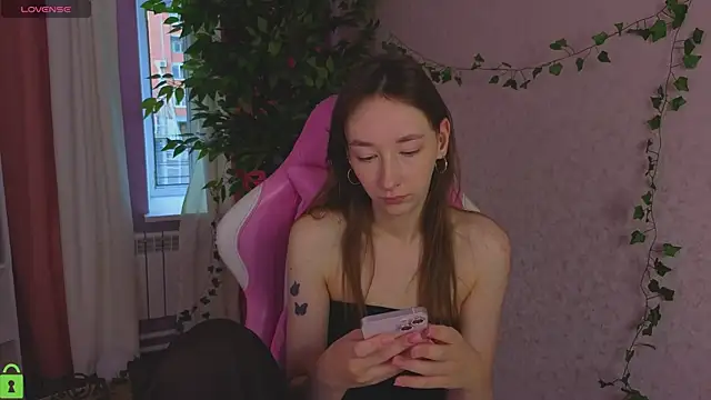 Snapshot of Miche1le_Allenne chatting on 28, 6, 2026 Miche1le Allenne online show from 28, 6, 2026