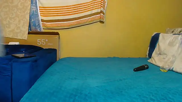 Snapshot of CandyMayaxx2 chatting on 4, 12, 2025 CandyMayaxx2 online show from 4, 12, 2025