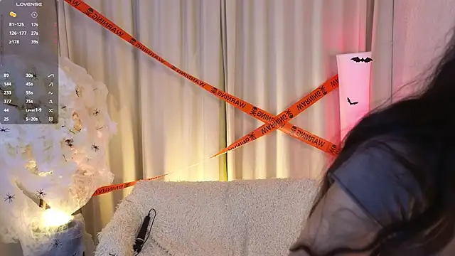 Snapshot of Janet_Jee chatting on 1, 11, 2025 Janet Jee online show from 1, 11, 2025