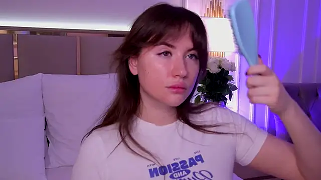 Snapshot of MeganStrain chatting on 18, 9, 2025 MeganStrain online show from 18, 9, 2025