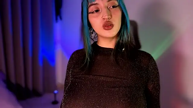 Snapshot of Blueee_cat chatting on 19, 7, 2026 Blueee cat online show from 19, 7, 2026