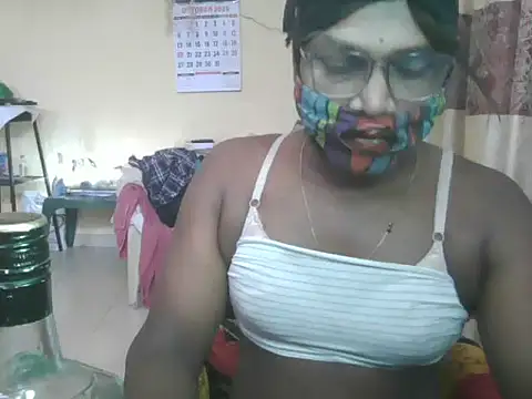 Snapshot of femboyslqueen chatting on 23, 10, 2025 femboyslqueen online show from 23, 10, 2025