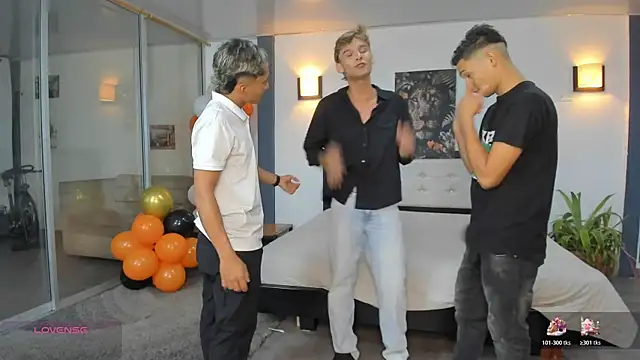 Bisexlifehot   online show from 21, 11, 2025