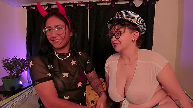 Snapshot of CrazyCakes_ chatting on 29, 10, 2025 CrazyCakes online show from 29, 10, 2025