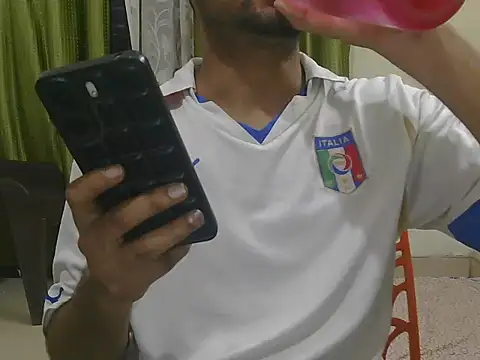 Snapshot of ursdreamperson chatting on 2, 6, 2026 ursdreamperson online show from 2, 6, 2026