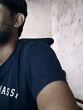 Snapshot of krishjaat43 chatting on 3, 10, 2025 krishjaat43 online show from 3, 10, 2025