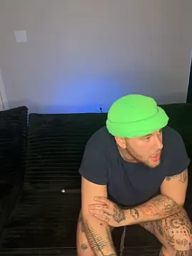 Snapshot of theviberoom chatting on 15, 12, 2025 theviberoom online show from 15, 12, 2025