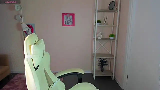 Lori Blossom online show from 30, 9, 2025