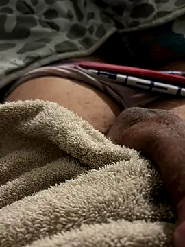 Snapshot of youyou933 chatting on 8, 10, 2025 youyou933 online show from 8, 10, 2025