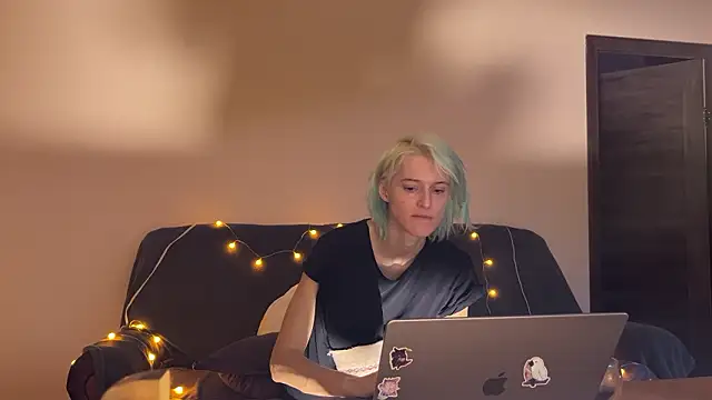 Lea Elfie online show from 24, 3, 2026