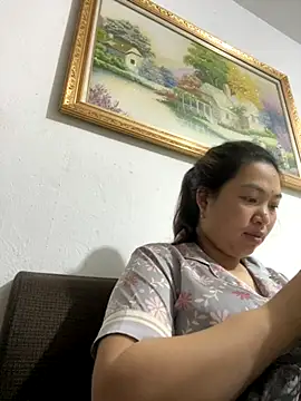 Snapshot of Nhung584 chatting on 1, 10, 2025 Nhung584 online show from 1, 10, 2025