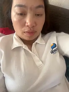 Snapshot of Nhung584 chatting on 11, 10, 2025 Nhung584 online show from 11, 10, 2025