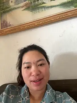 Snapshot of Nhung584 chatting on 12, 10, 2025 Nhung584 online show from 12, 10, 2025