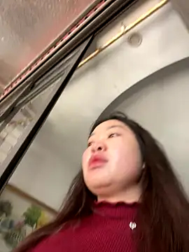 Snapshot of Nhung584 chatting on 1, 12, 2025 Nhung584 online show from 1, 12, 2025