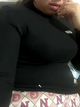 Snapshot of Nhung584 chatting on 21, 12, 2025 Nhung584 online show from 21, 12, 2025