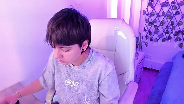 Nathaly ds online show from 7, 4, 2026