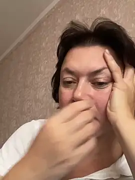 Snapshot of Kiravix chatting on 23, 10, 2025 Kiravix online show from 23, 10, 2025