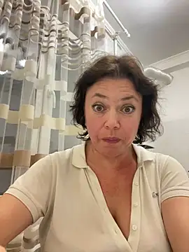 Snapshot of Kiravix chatting on 2, 11, 2025 Kiravix online show from 2, 11, 2025