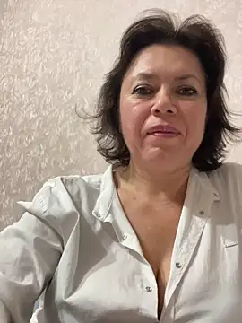 Snapshot of Kiravix chatting on 5, 12, 2025 Kiravix online show from 5, 12, 2025