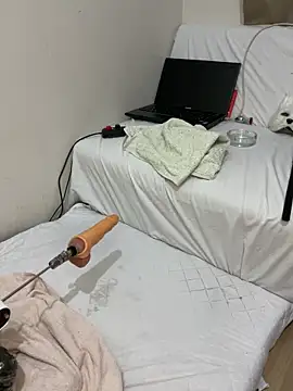 Ozge-SluttyScream69 online show from 10, 6, 2026