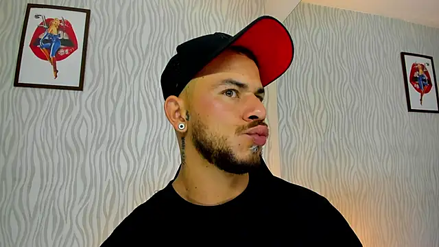 Snapshot of dylan_jacobx chatting on 28, 10, 2025 dylan jacobx online show from 28, 10, 2025