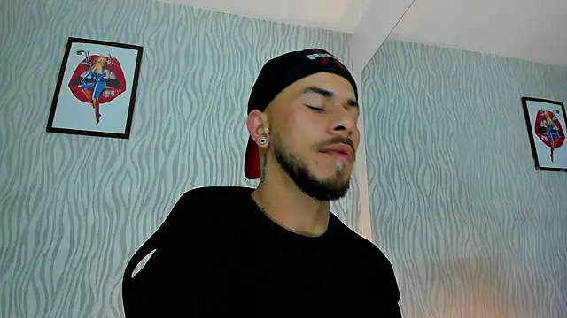 Snapshot of dylan_jacobx chatting on 8, 11, 2025 dylan jacobx online show from 8, 11, 2025