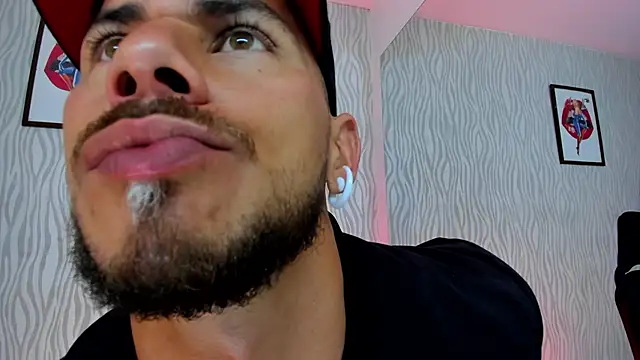 Snapshot of dylan_jacobx chatting on 15, 11, 2025 dylan jacobx online show from 15, 11, 2025