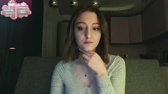 Snapshot of white_liillyy chatting on 23, 10, 2025 white liillyy online show from 23, 10, 2025