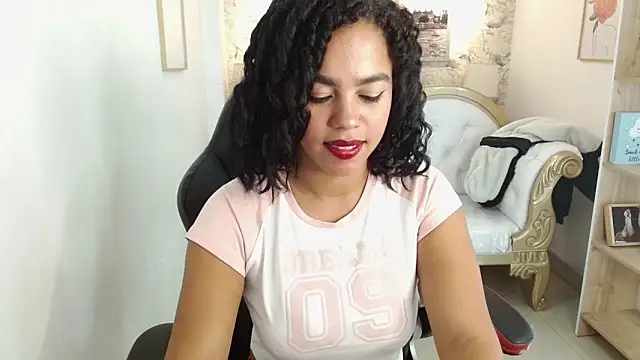 Snapshot of candyhot_tk chatting on 11, 11, 2025 candyhot tk online show from 11, 11, 2025