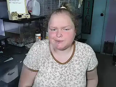 Snapshot of KadiSparkle chatting on 16, 9, 2025 KadiSparkle online show from 16, 9, 2025