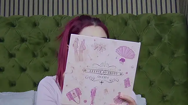 LunaHart online show from 4, 2, 2026