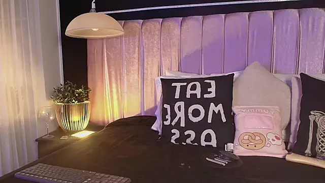 Snapshot of Dannyaa_ chatting on 4, 10, 2025 Dannyaa online show from 4, 10, 2025